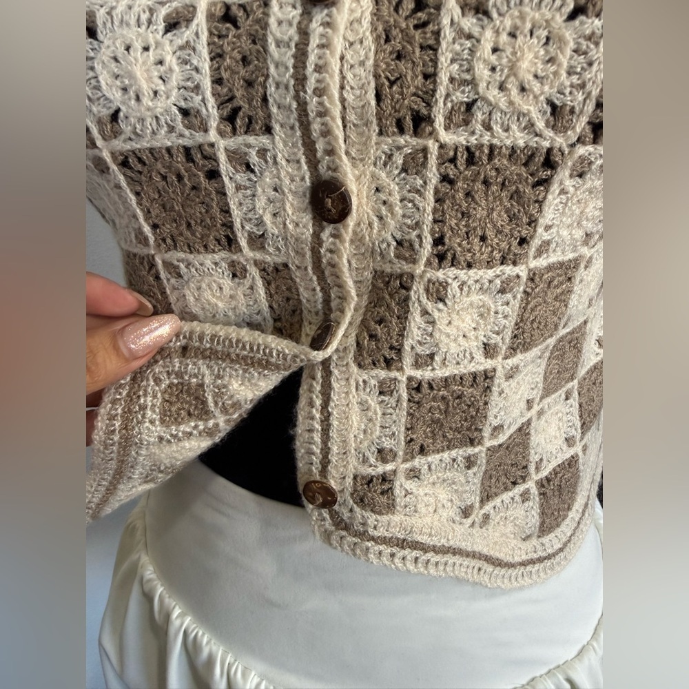 Vintage Crochet Granny Square Vest Boho Cottagecore Button Front S - Picture 7 of 9
